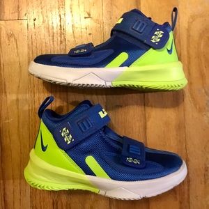 ⚡️LIKE NEW⚡️Nike Preschool LeBron Soldier 13 Shoes